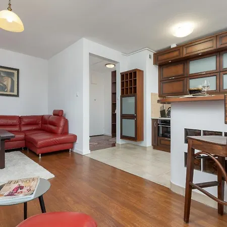 Cozy Apartment Near Airport By Noclegi Renters Варшава Екстер'єр фото