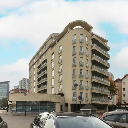 Cozy Apartment Near Airport By Noclegi Renters Варшава Екстер'єр фото